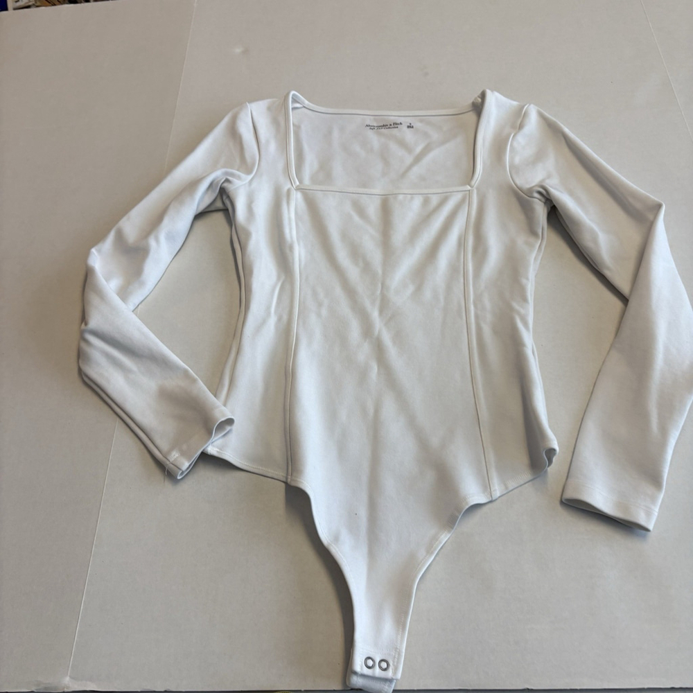 Abercrombie & Fitch Soft A&F White Long Sleeve Square Neck Bodysuit Small
